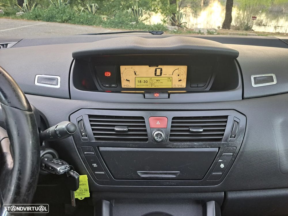 Citroën C4 Grand Picasso 1.6 HDi Exclusive - 19