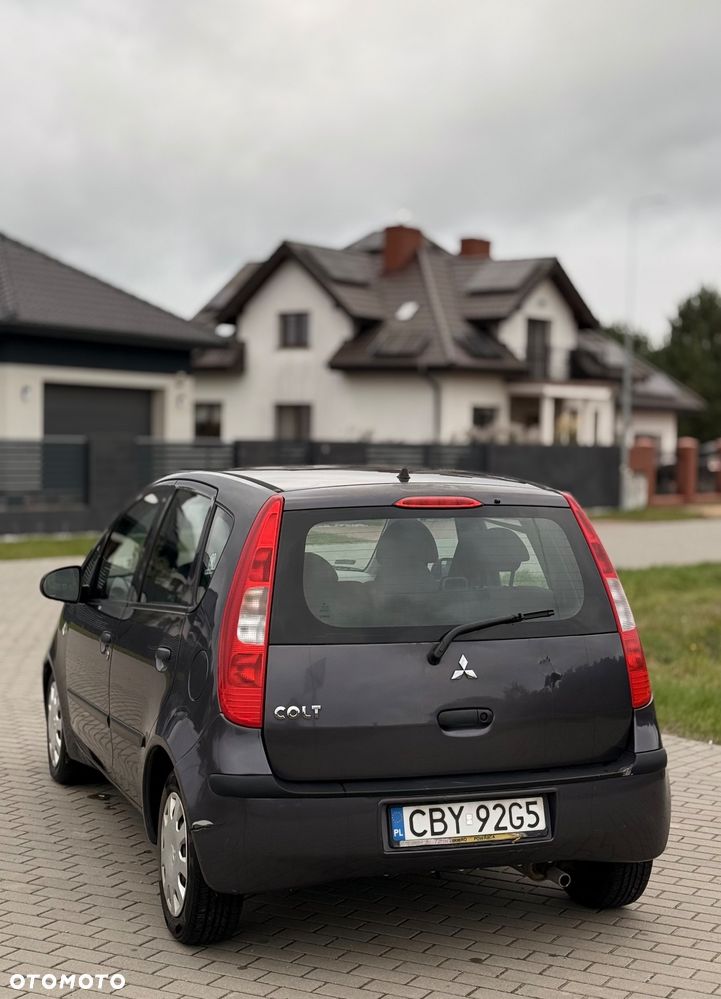 Mitsubishi Colt - 4