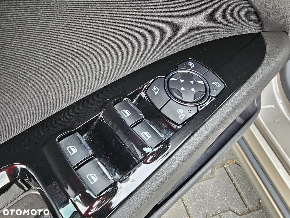 Ford Mondeo 2.0 TDCi Titanium PowerShift - 33