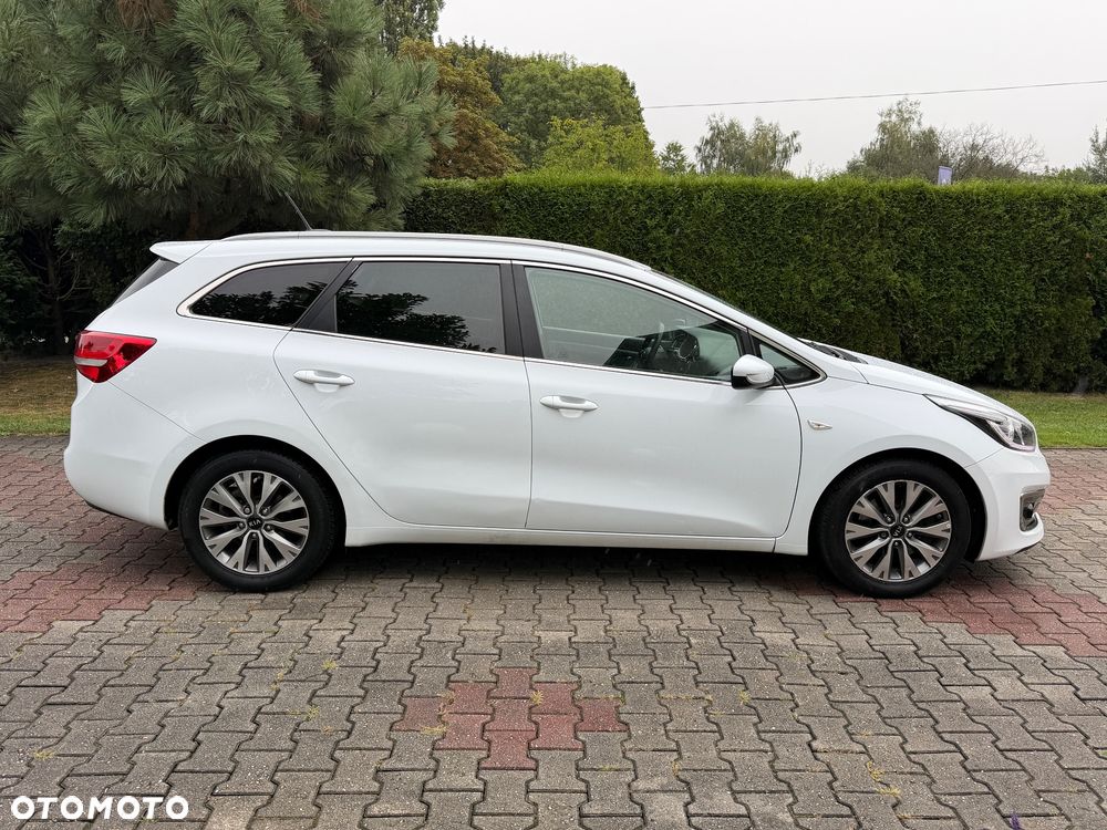 Kia Ceed 1.6 GDI ISG Dream-Team Edition - 10