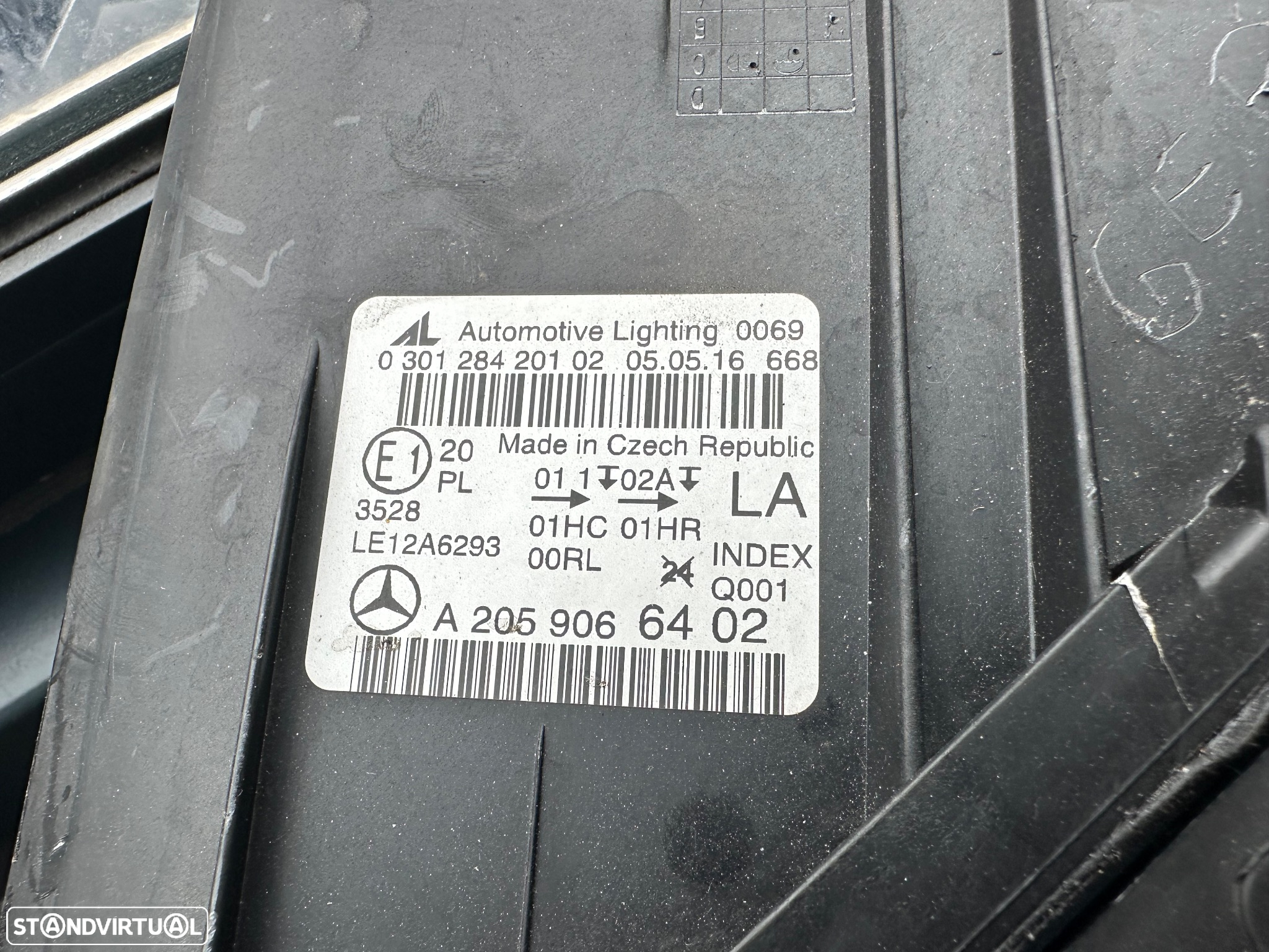 Farol Mercedes c 205 halogénio - 3
