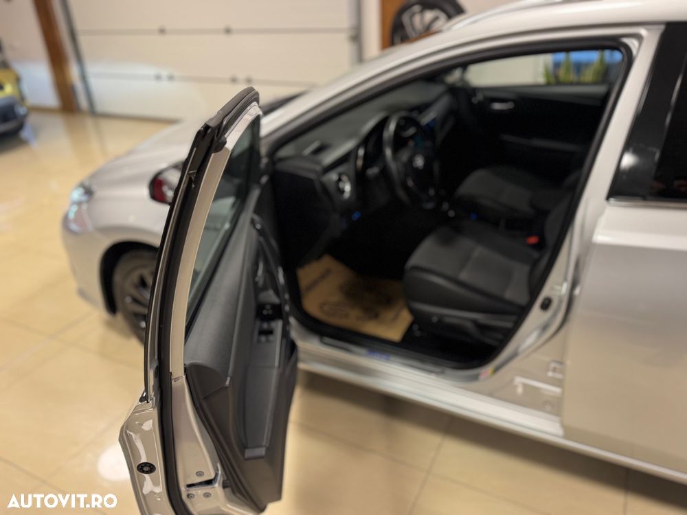 Toyota Auris 1.8 L VVT-i Sol + - 8