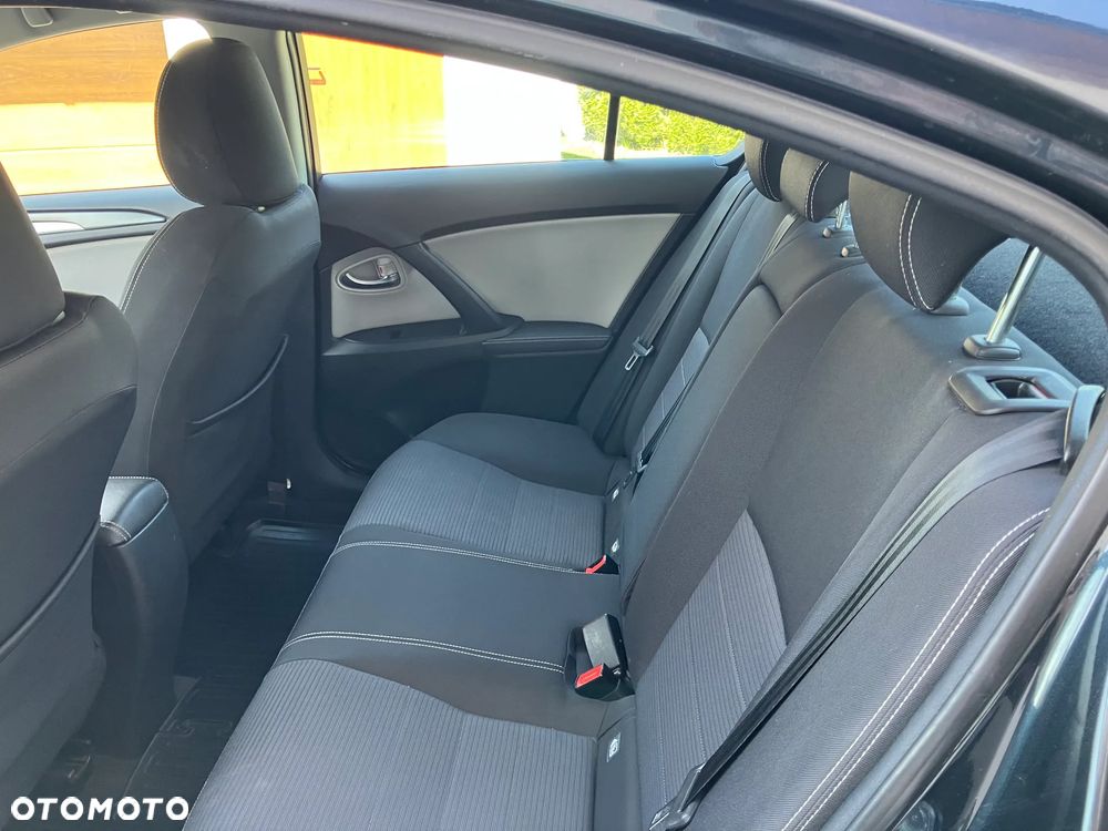 Toyota Avensis 1.8 Premium - 8