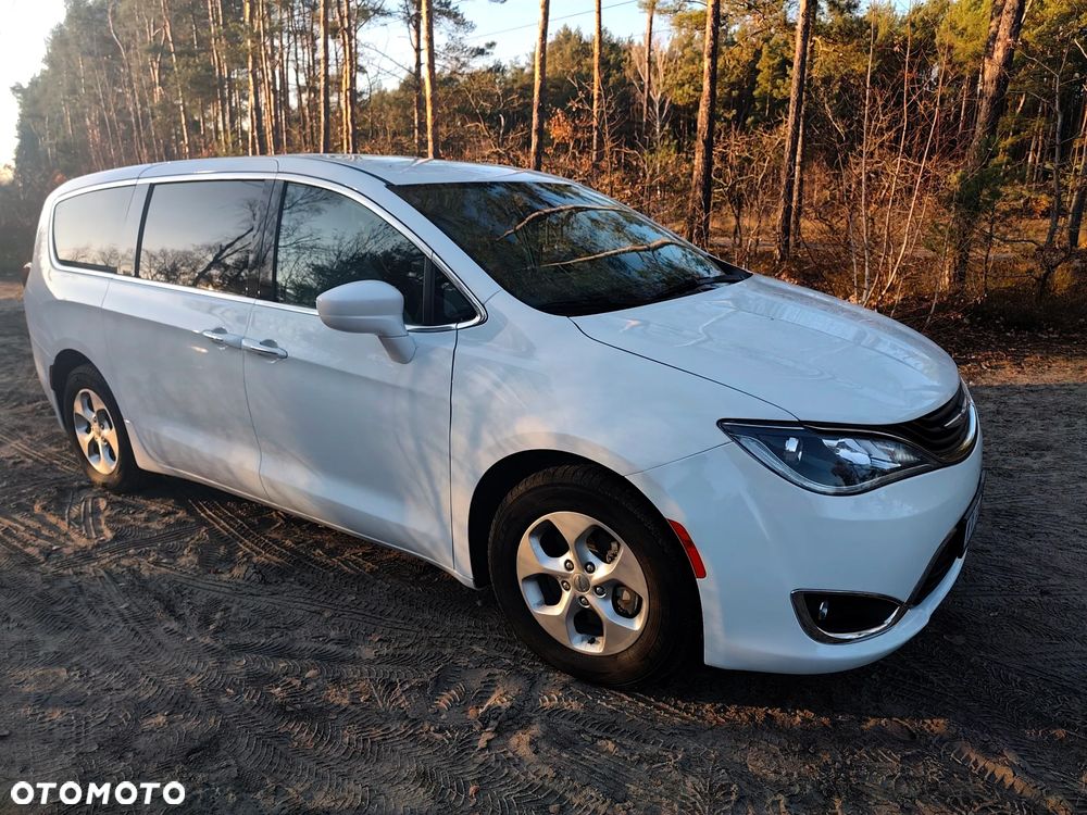 Chrysler Pacifica - 3