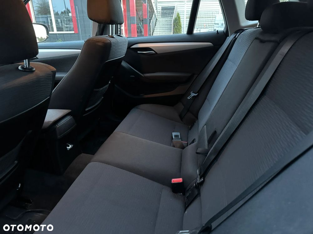 BMW X1 sDrive18d - 15