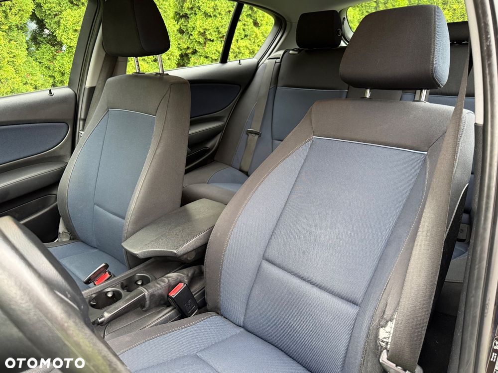 BMW Seria 1 116i - 25