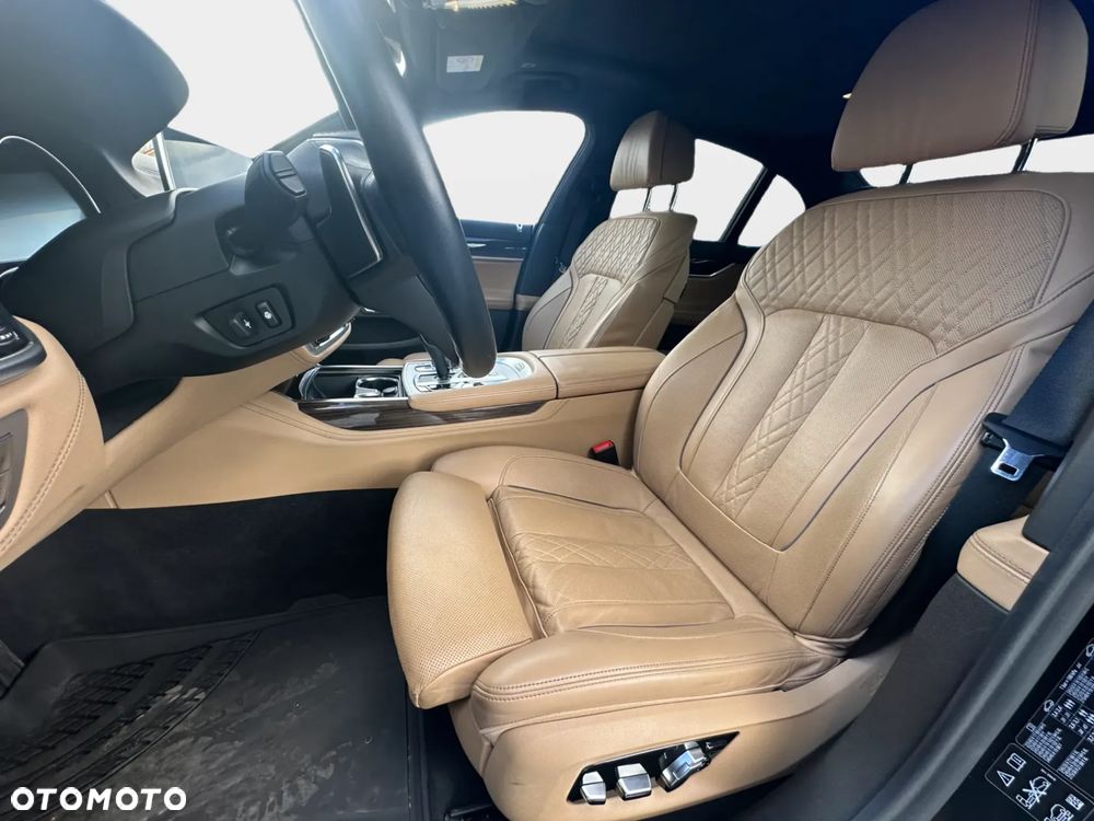 BMW Seria 7 740d xDrive - 12