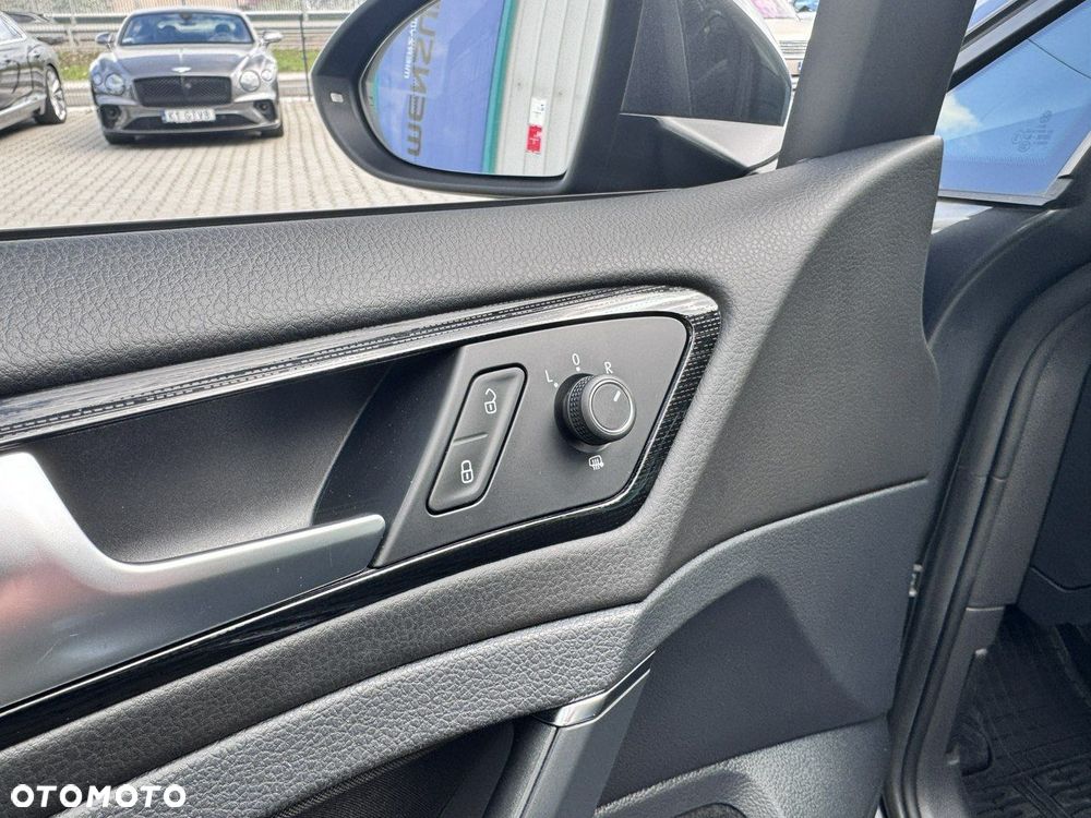 Volkswagen Golf - 23