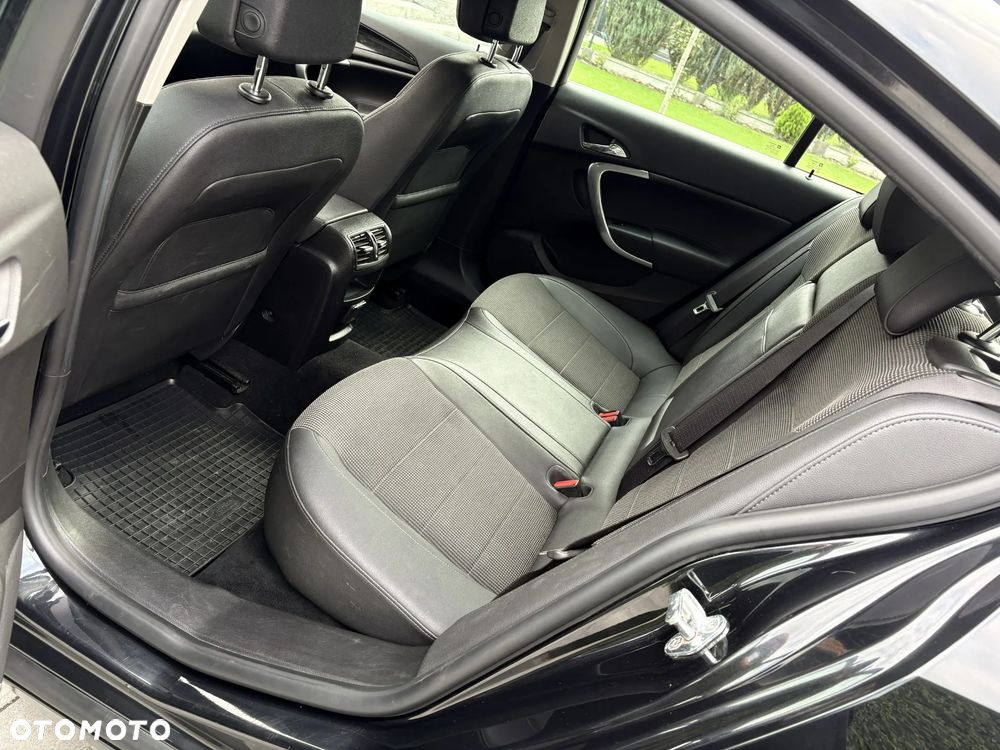 Opel Insignia - 12