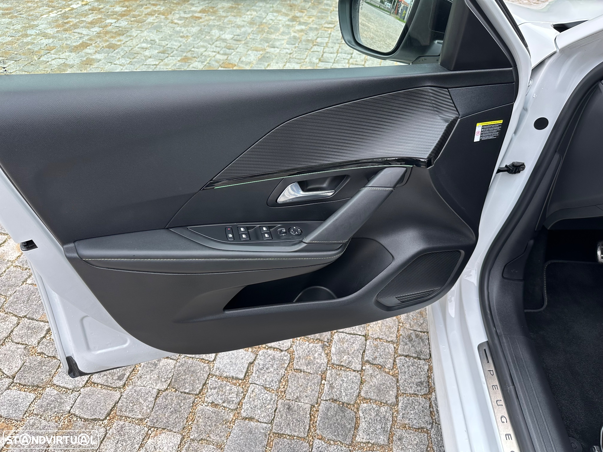 Peugeot 208 1.2 PureTech GT EAT8 - 6