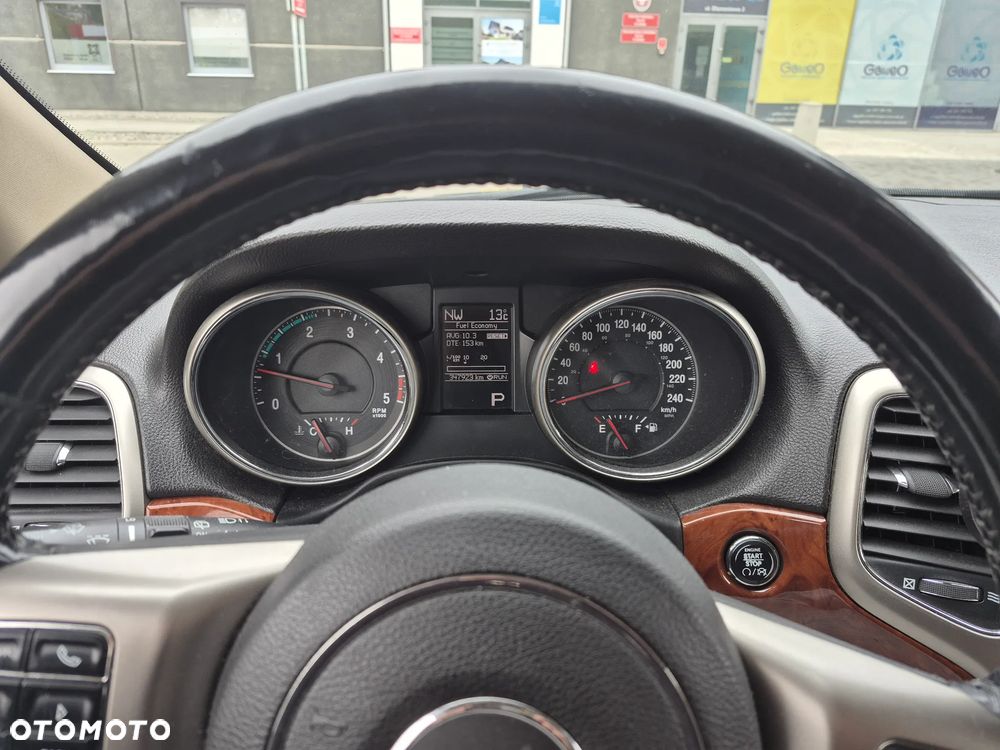 Jeep Grand Cherokee - 21