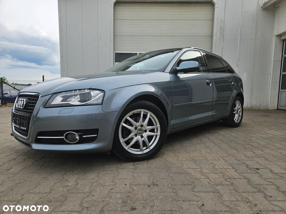 Audi A3 Sportback 1.2 TFSI S tronic S line Sportpaket - 2