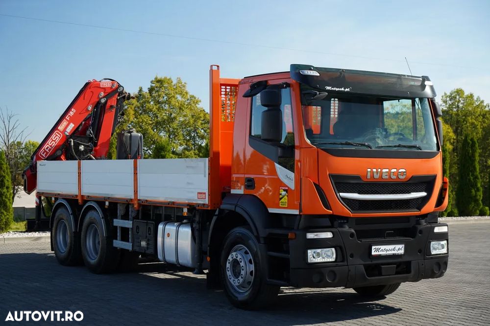 Iveco STRALIS 420 / 6X2 / LIVRARE 6.5m + HDS FASSI. F185 CAPACITATE MAXIMĂ DE ÎNCĂRCARE 5750 KG / RADIOCOMANDĂ / ROTATOARE / ANVELOPE 100% / - 13