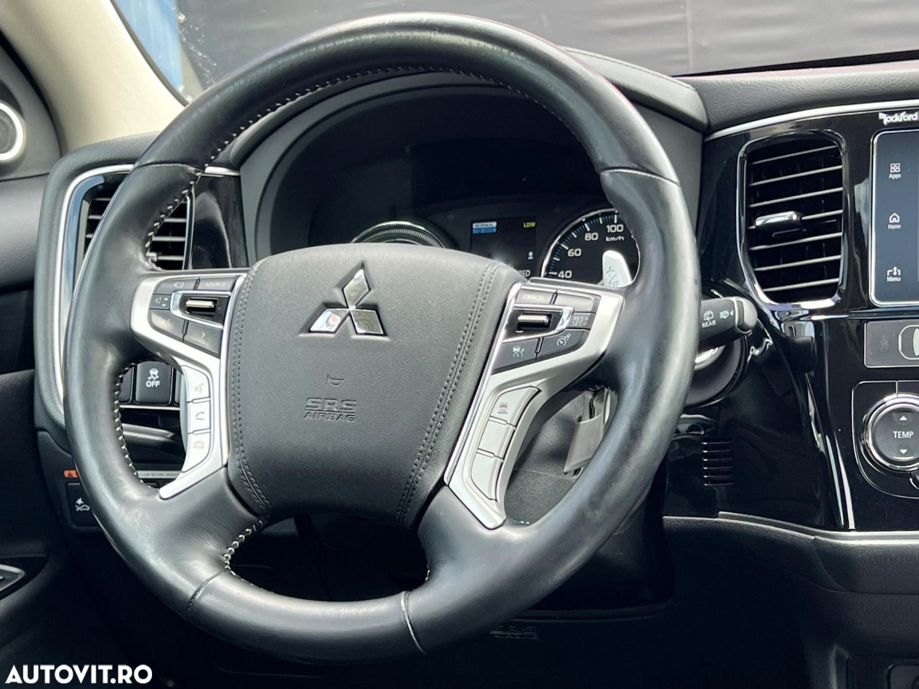 Mitsubishi Outlander - 8