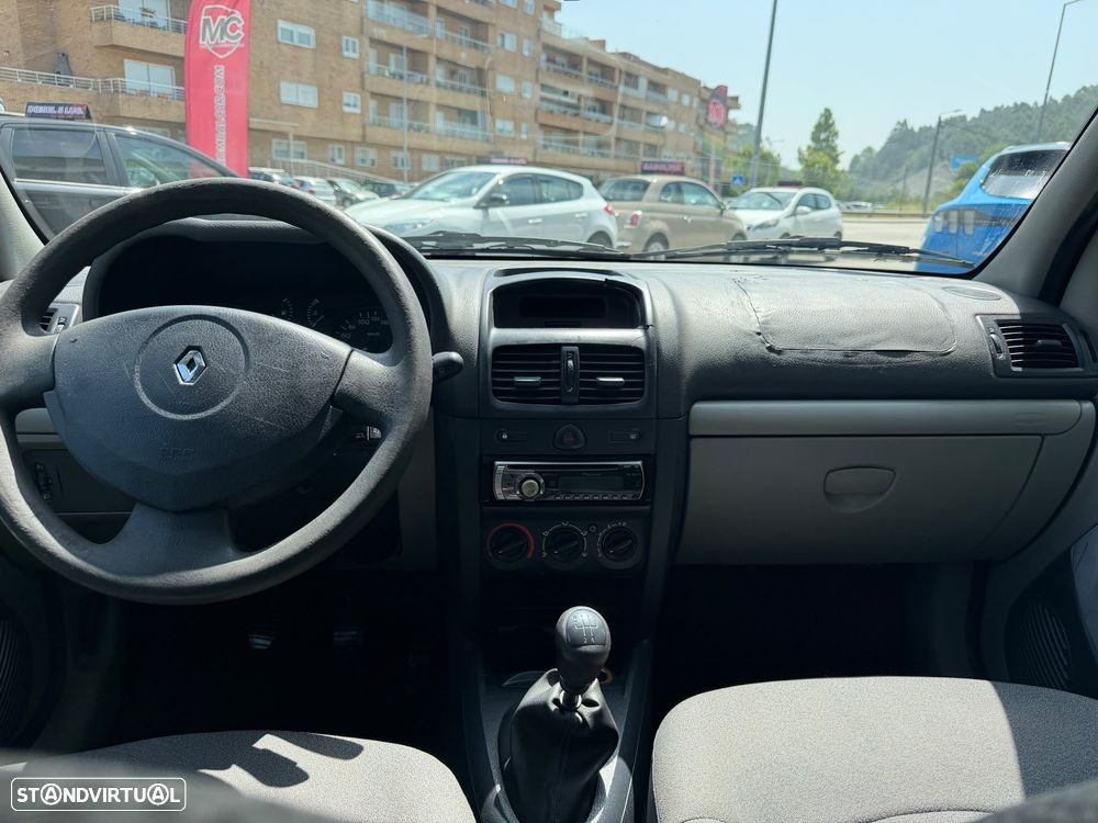 Renault Clio 1.2 16V Expression - 9