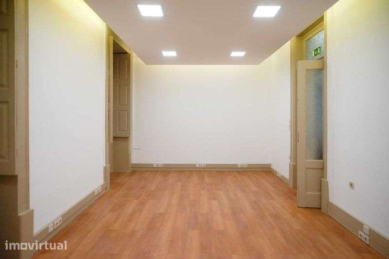 Escritório privado - 25m2 - Rua de Costa Cabral / AV. Combatentes - Grande imagem: 4/11