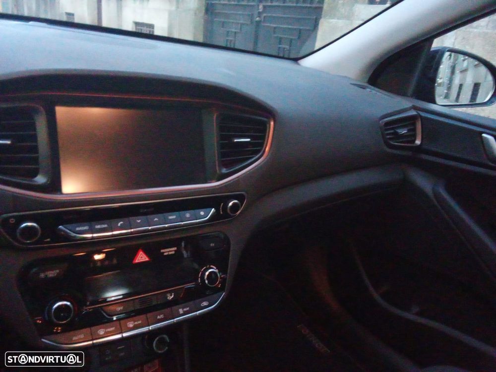 Hyundai Ioniq Premium - 14
