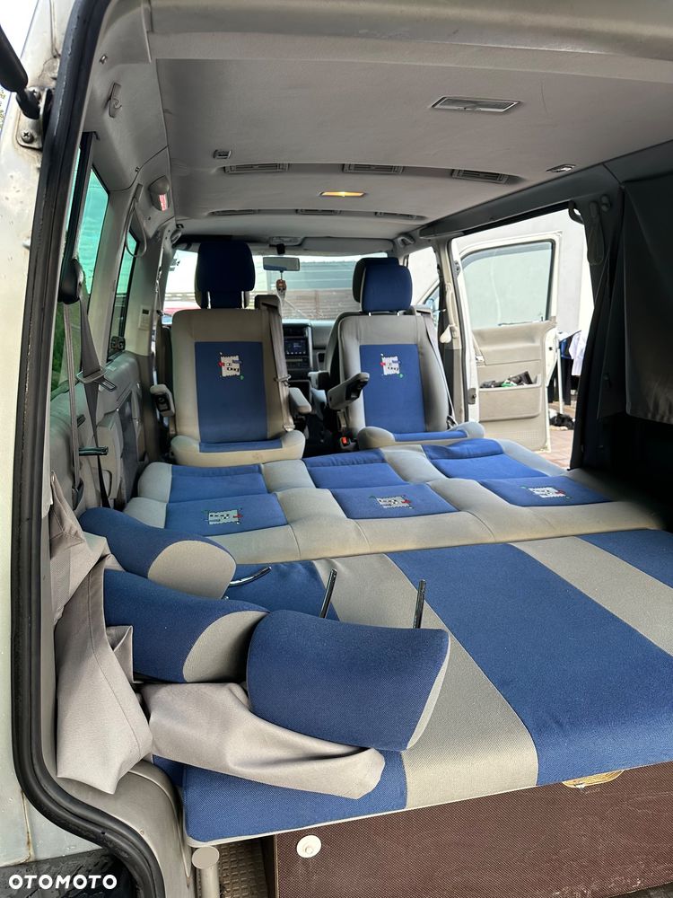 Volkswagen Multivan - 10