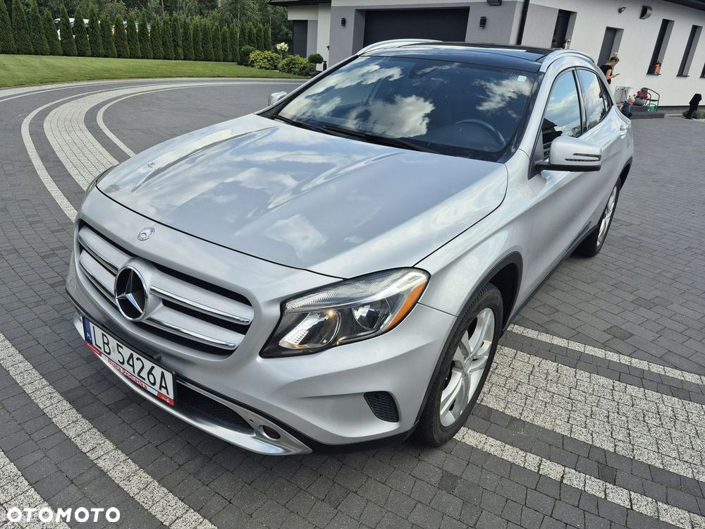 Mercedes-Benz GLA - 12