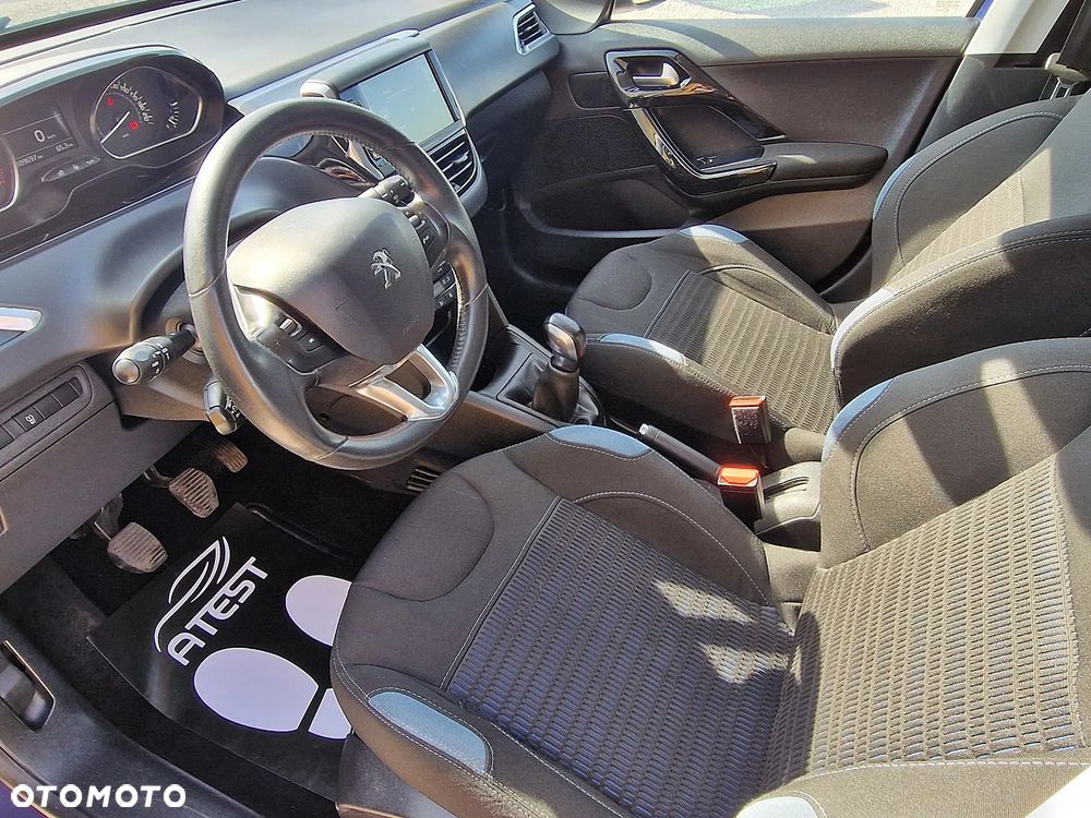Peugeot 208 1.2 PureTech Allure - 8