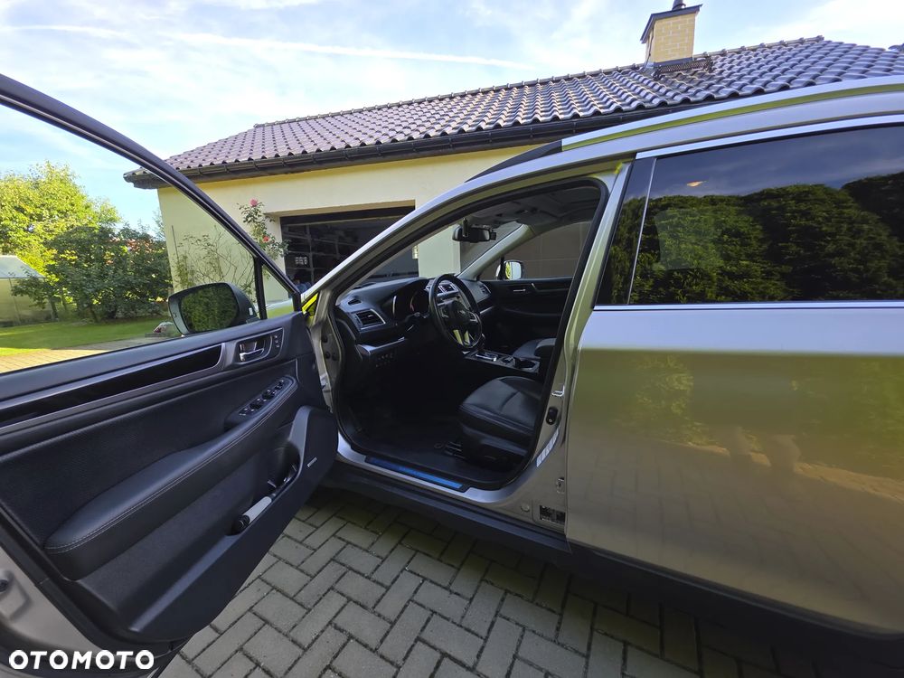 Subaru Legacy 2.5i Comfort Navi - 3