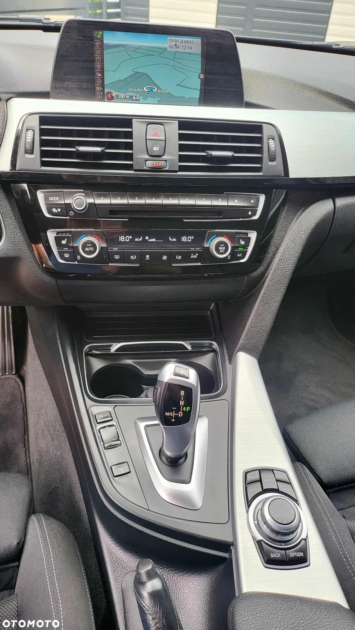 BMW Seria 3 318d Sport Line - 25