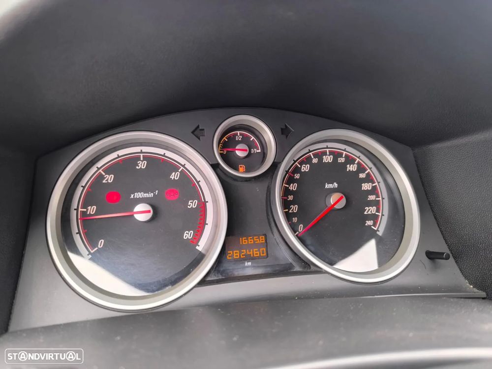 Opel Astra GTC 1.3 CDTI - 28