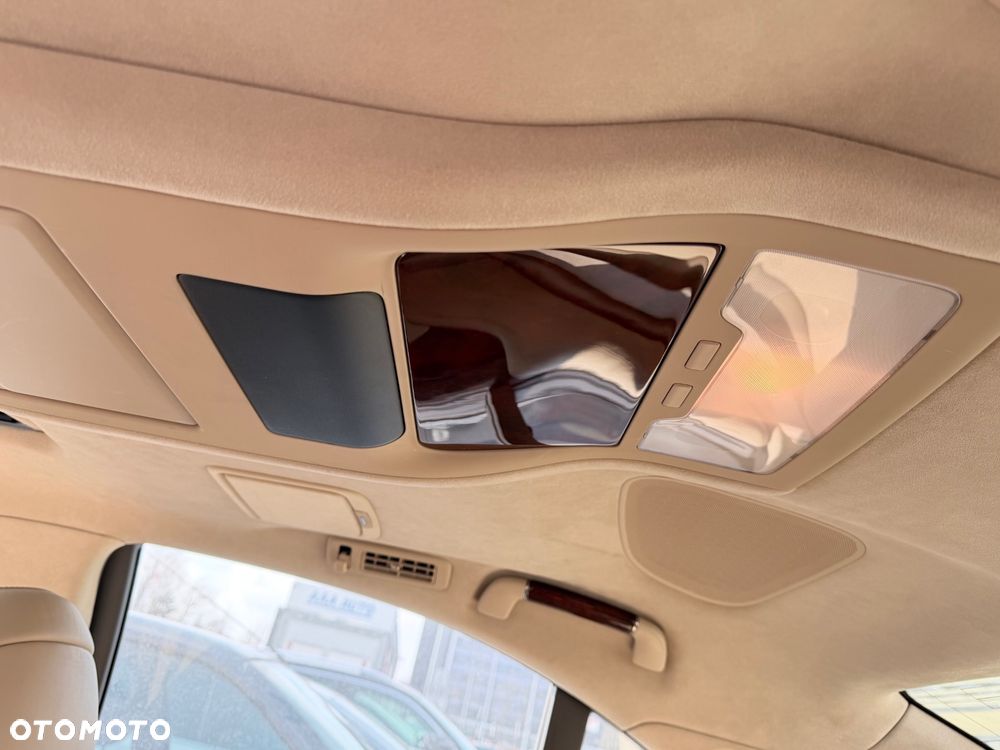 Lexus LS 600h Elite - 10
