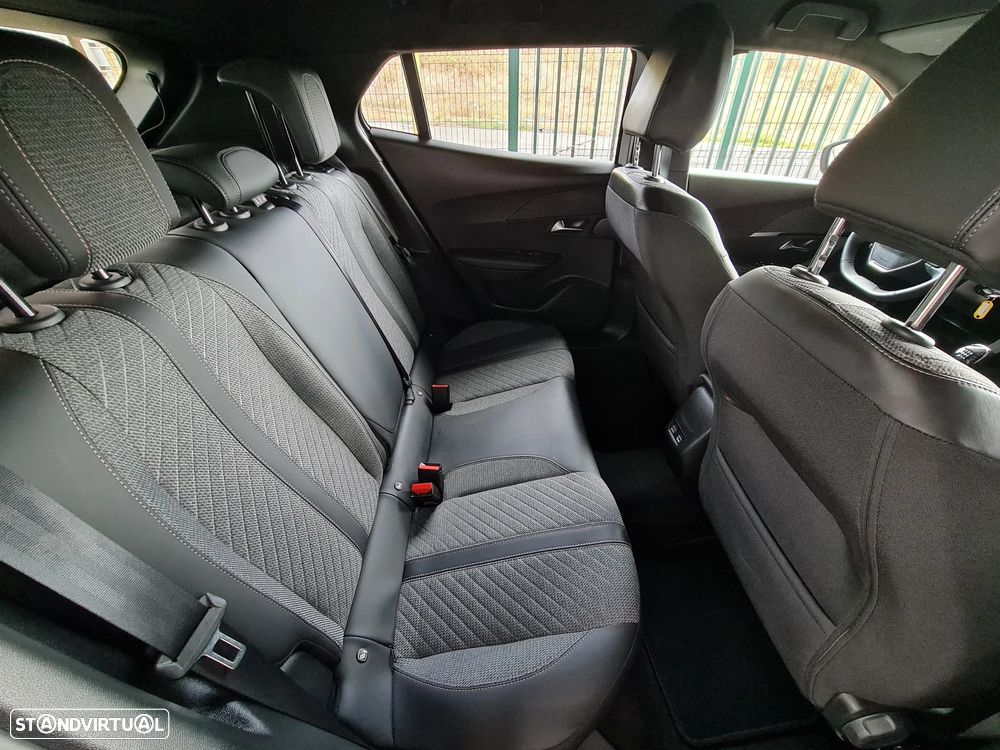 Peugeot 2008 1.2 PureTech Allure Pack — fotografia 10