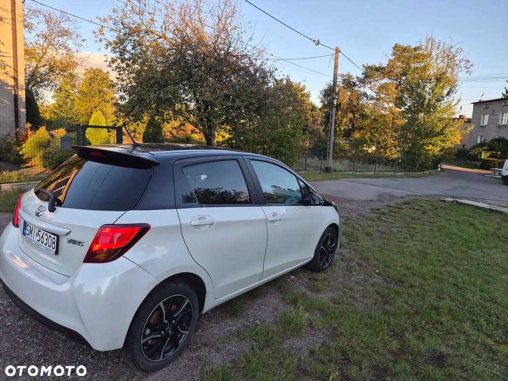 Toyota Yaris 2015 photo 3