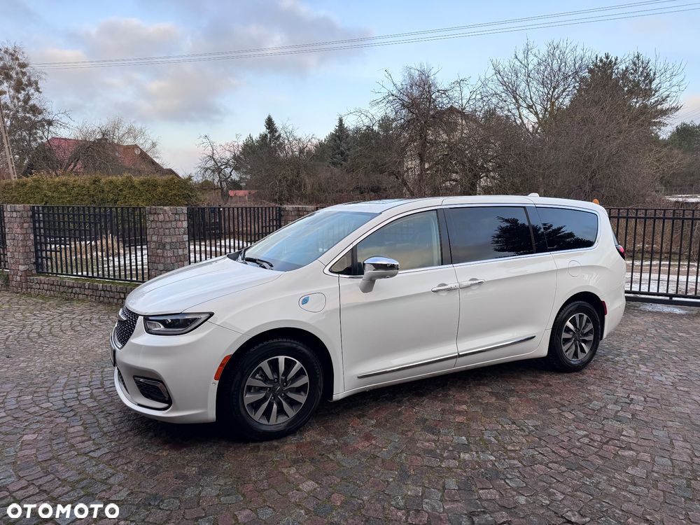 Chrysler Pacifica - 37