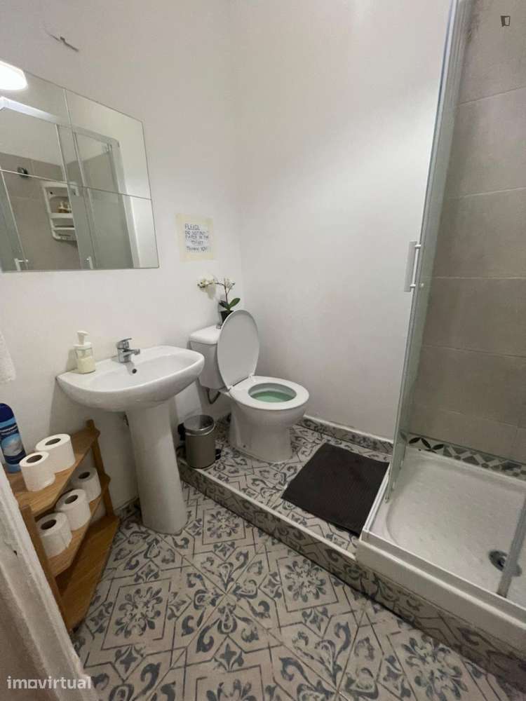 Quarto - localizado em Entrecampos Lisbon - Grande imagem: 3/9