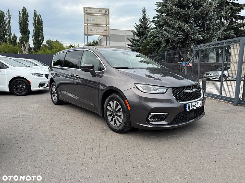 Chrysler Pacifica - 5