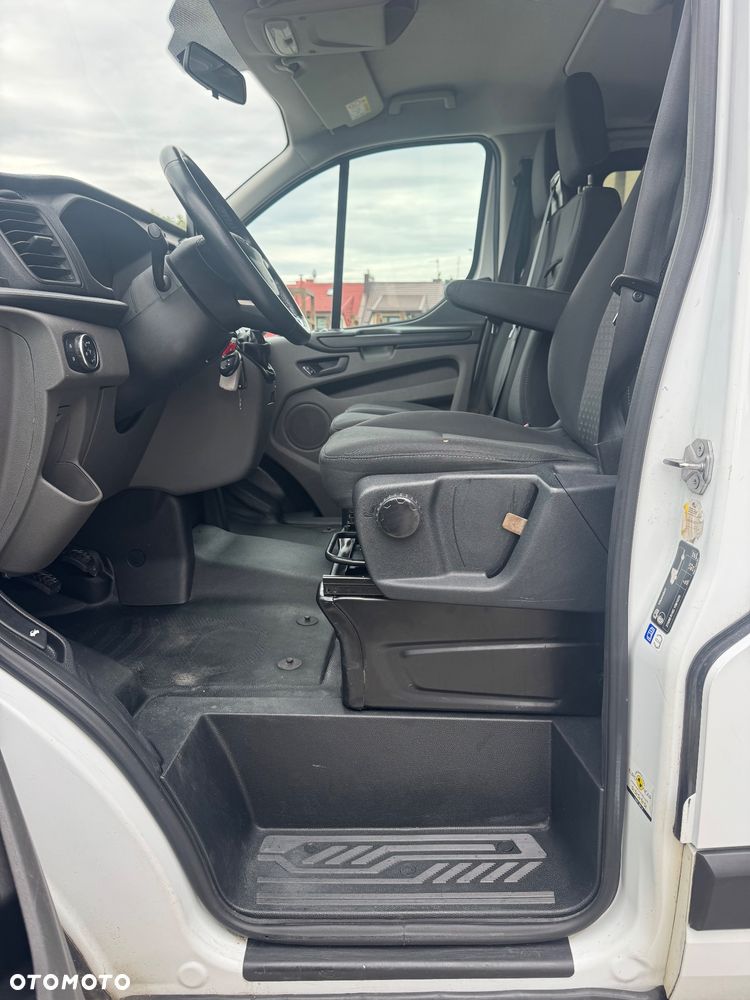 Ford Transit Custom 310 L2H1 Limited - 11