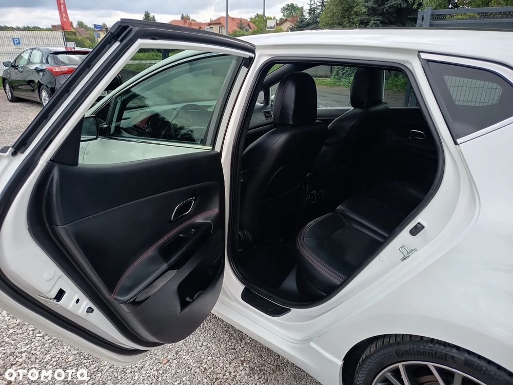 Kia Ceed 1.6 T-GDI GT - 39