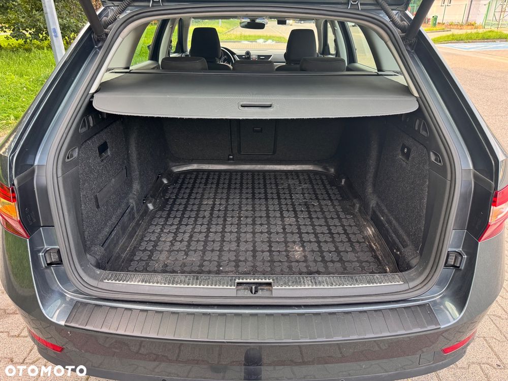 Skoda Superb 2.0 TDI Style - 9