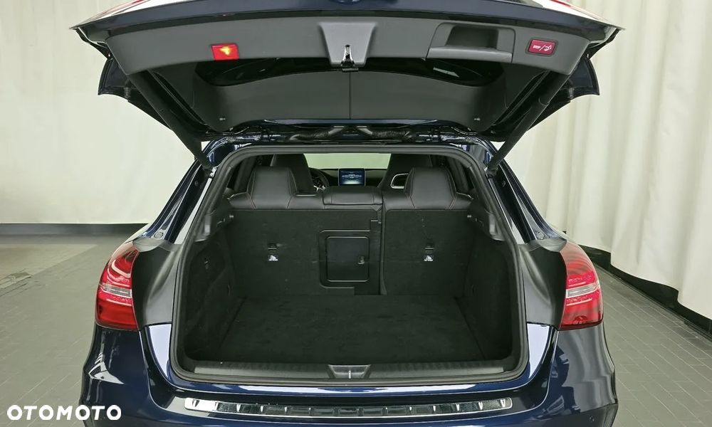 Mercedes-Benz GLA - 18