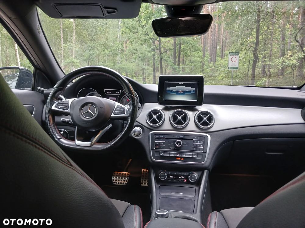 Mercedes-Benz GLA 200 7G-DCT AMG Line - 21