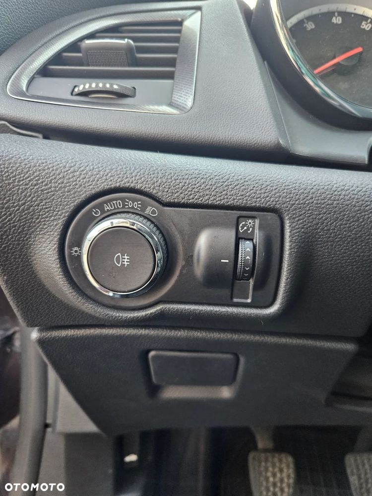 Opel Astra IV 1.4 T Cosmo - 14