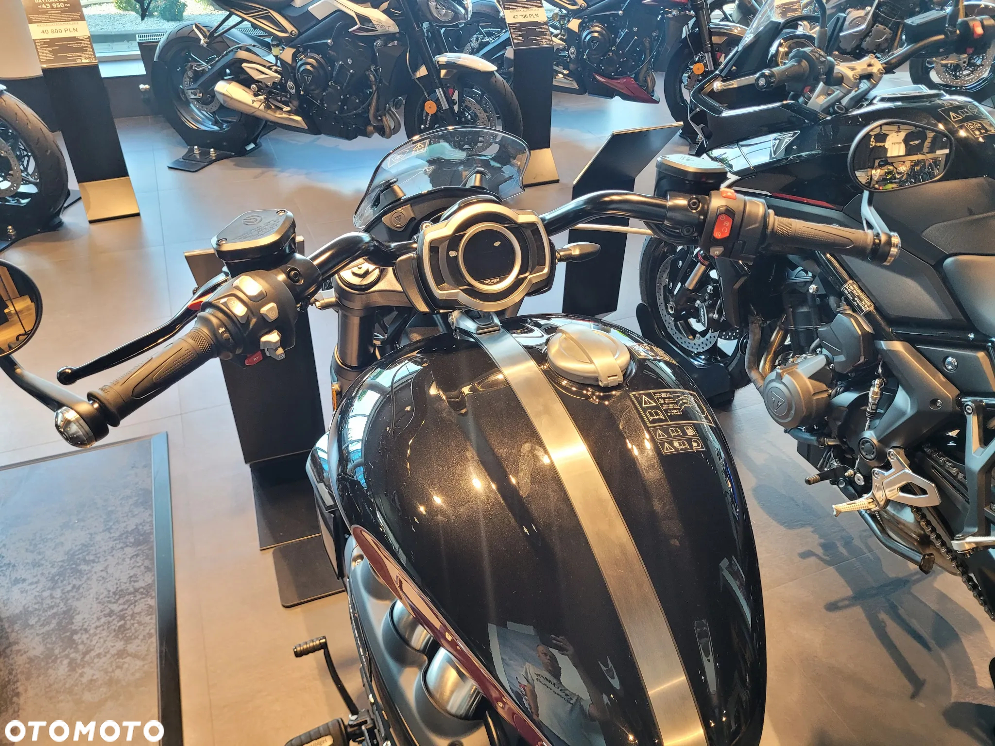 Triumph Rocket - 4