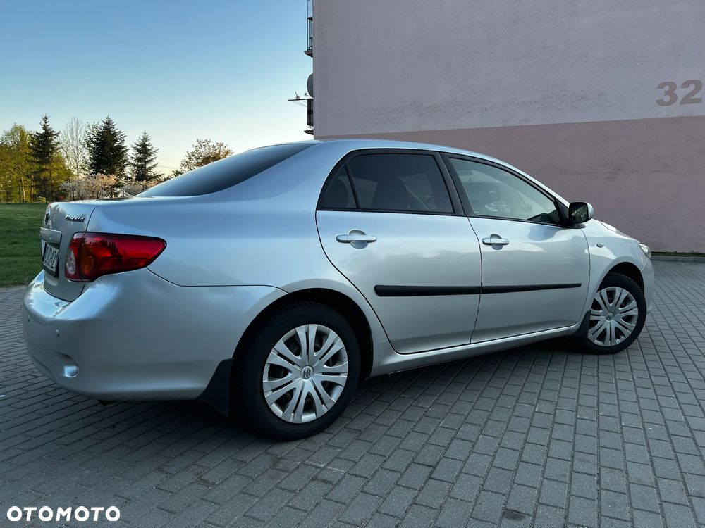 Toyota Corolla 1.6 VVT-i Luna MM - 3
