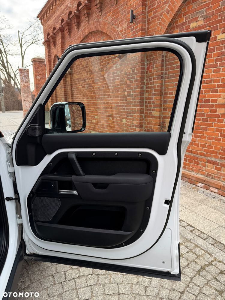 Land Rover Defender 2.0 P300 - 14