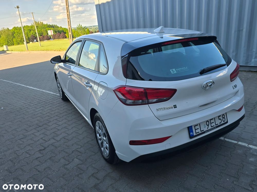 Hyundai i30 1.5 DPI Modern - 10