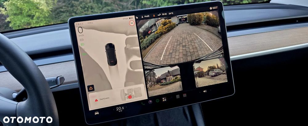 Tesla Model Y Long Range Dual Motor AWD - 23