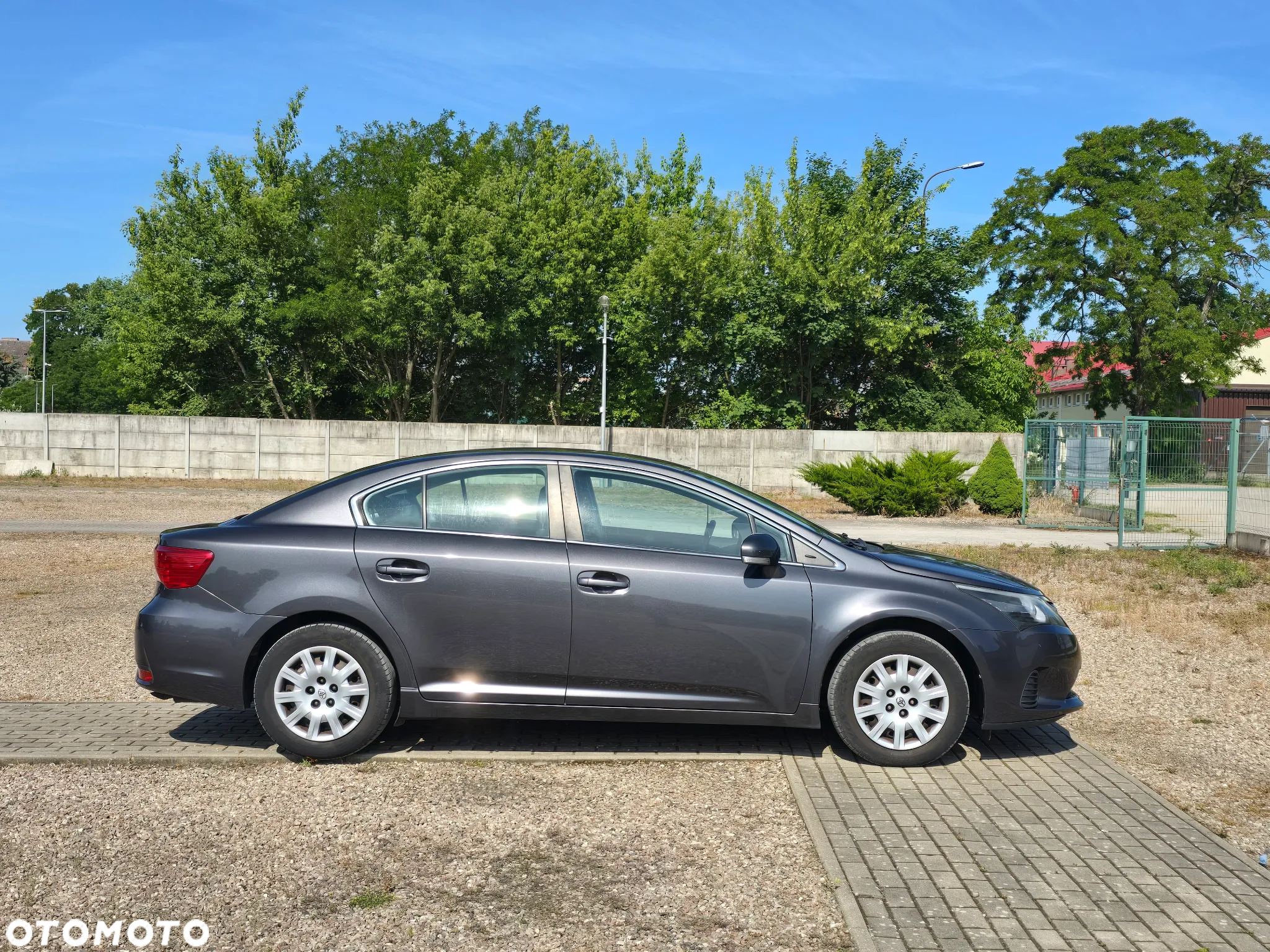 Toyota Avensis 1.6 Luna - 5