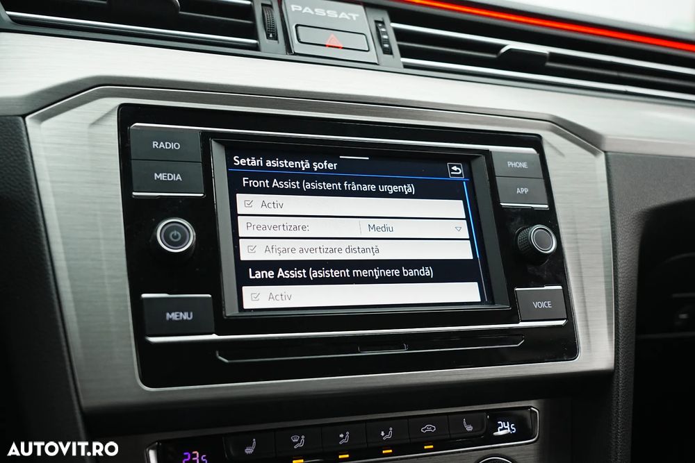 Volkswagen Passat 2.0 TDI SCR DSG Conceptline - 33