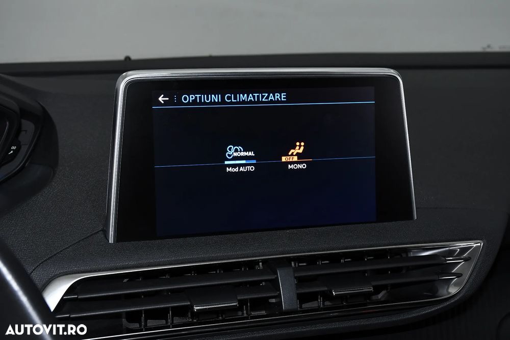 Peugeot 3008 1.2 PureTech 130 EAT8 Allure Pack - 37