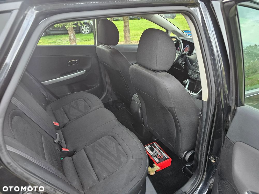 Kia Ceed 1.4 CVVT UEFA EURO 2016 - 14