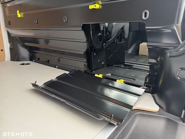 Opel Vivaro Furgon L2 150KM AT8 - 16