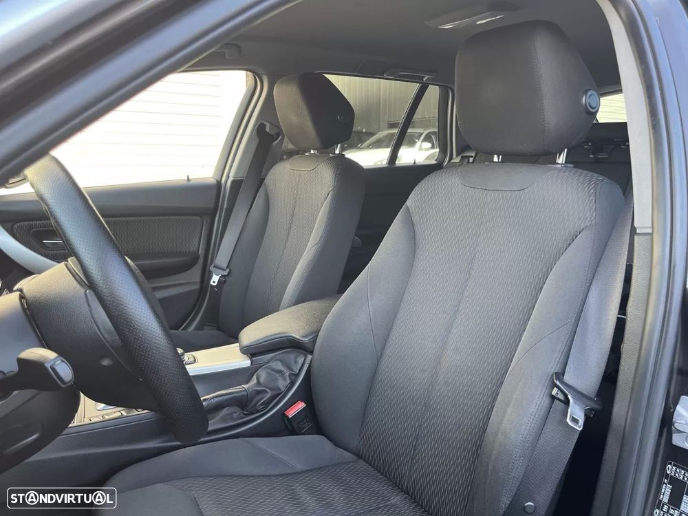 BMW 320 d Touring Aut. M Sport - 23